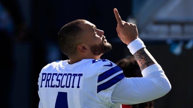 Dak Prescott durante primer cuarto ante Jacksonville